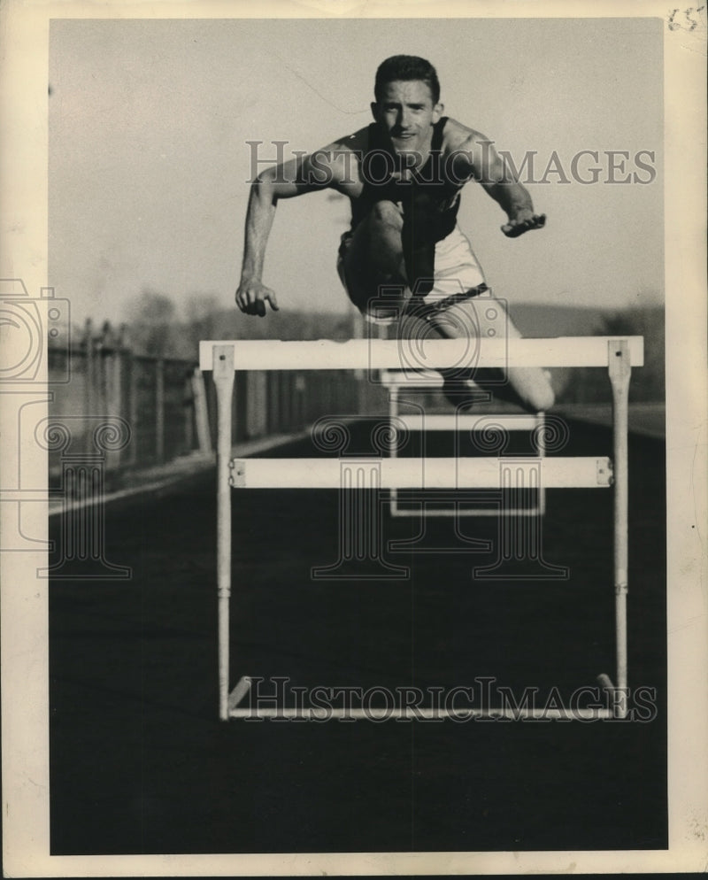 Load image into Gallery viewer, Press Photo Jim Gehrdes, Penn State hurdler - nox20881
