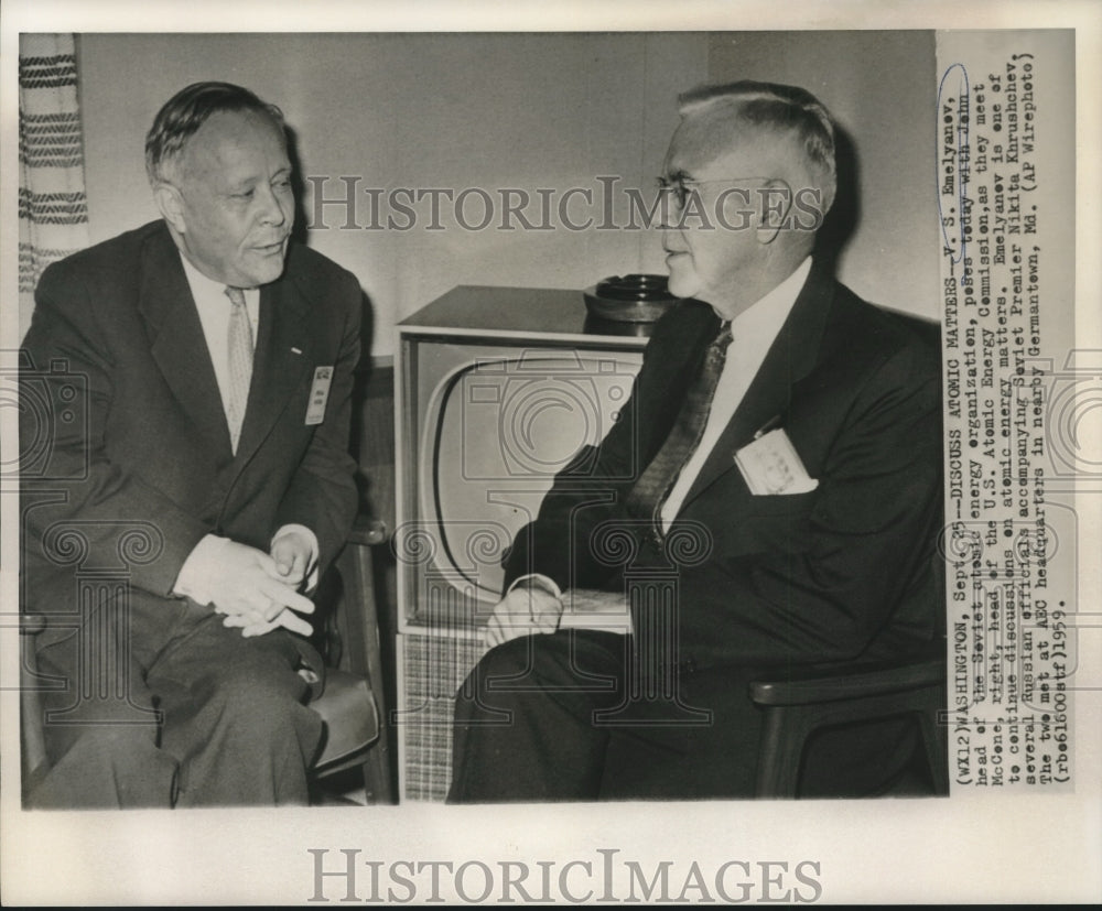1959 Press Photo Emelyanov, Soviet Union, &amp; McCone, US, meet at AEC headquarters
