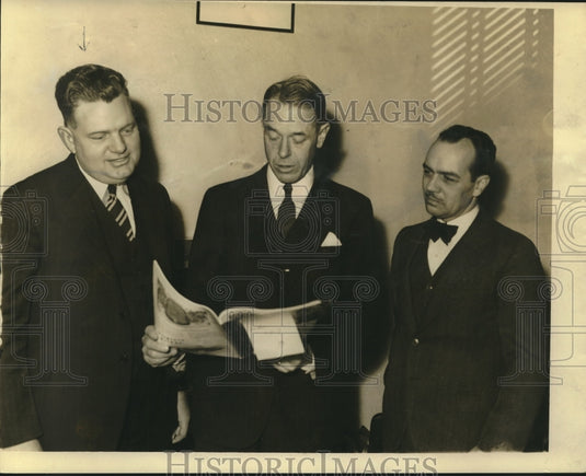 1938 Press Photo F.A. Gastrock & others check survey for farm laboratory