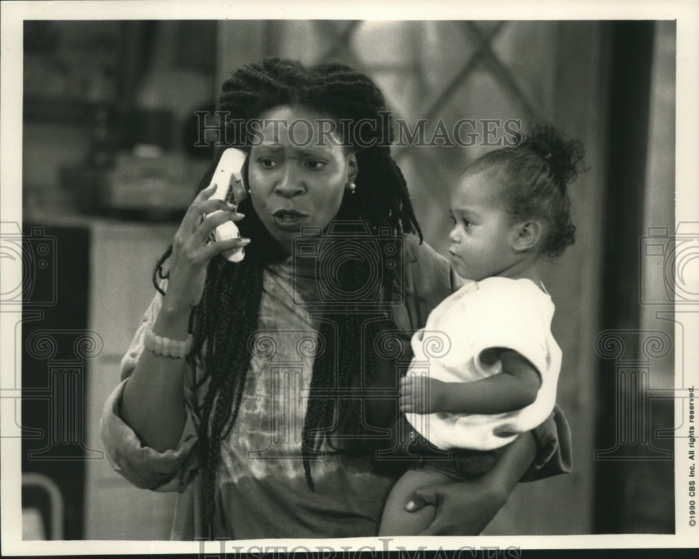 1990 Press Photo Whoopie Goldberg stars in CBS' "Bagdad Cafe." - nox21142