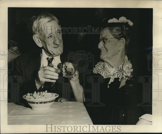 1949 Press Photo Mr. & Mrs. Louis Fraiche toast at Golden Age "Night Club"
