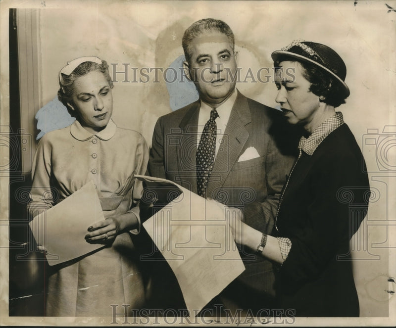 Load image into Gallery viewer, 1954 Press Photo Benjamin Goldman &amp; other Jewish Welfare Fund campaign members
