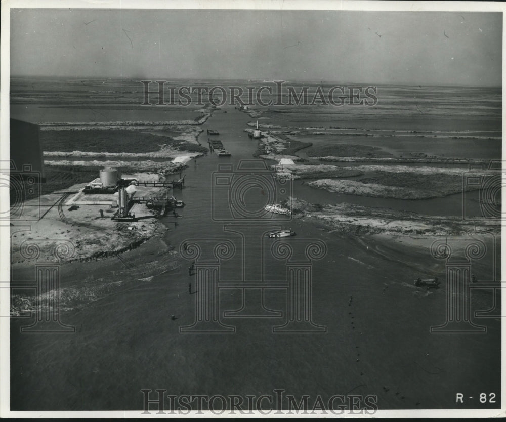1960 Press Photo Dredge cut from Lake Washington Field at Gulf of Mexico