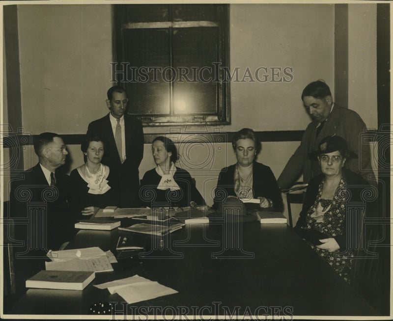 Load image into Gallery viewer, 1933 Press Photo Participants in State Welfare Conference - nox21435
