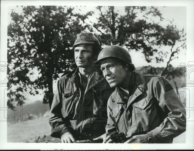 Load image into Gallery viewer, 1977 Press Photo Ben Gazzara &amp; George Segal star in "The Bridge at Remagen"

