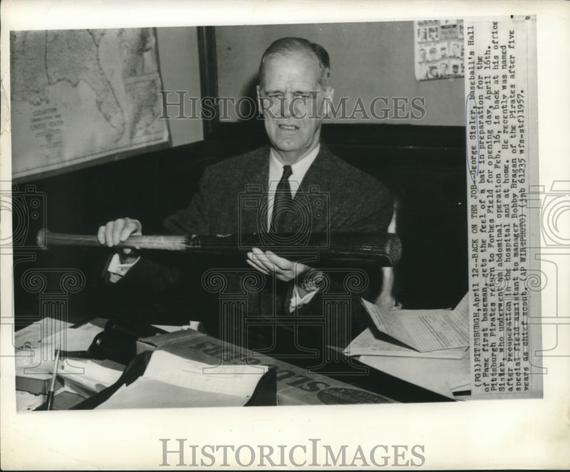 Load image into Gallery viewer, 1957 Press Photo George Sisler, Hall of Fame first baseman, gets feel for bat
