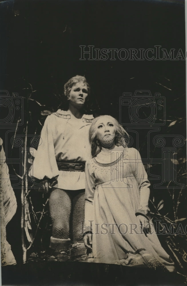 1981 Press Photo Raymond Gibbs &amp; Evelyn Mandac in &quot;Pelleas et Melisande&quot; opera