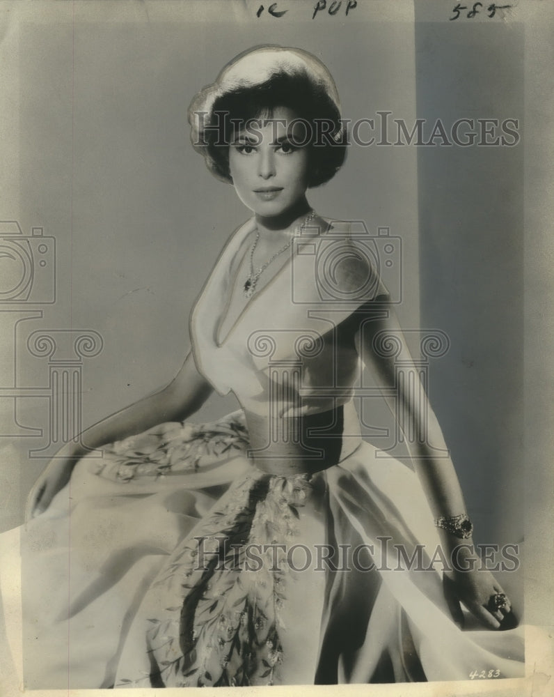 Load image into Gallery viewer, 1960 Press Photo Haya Harareet star of "Ben-Hur" in a formal pose - nox21797
