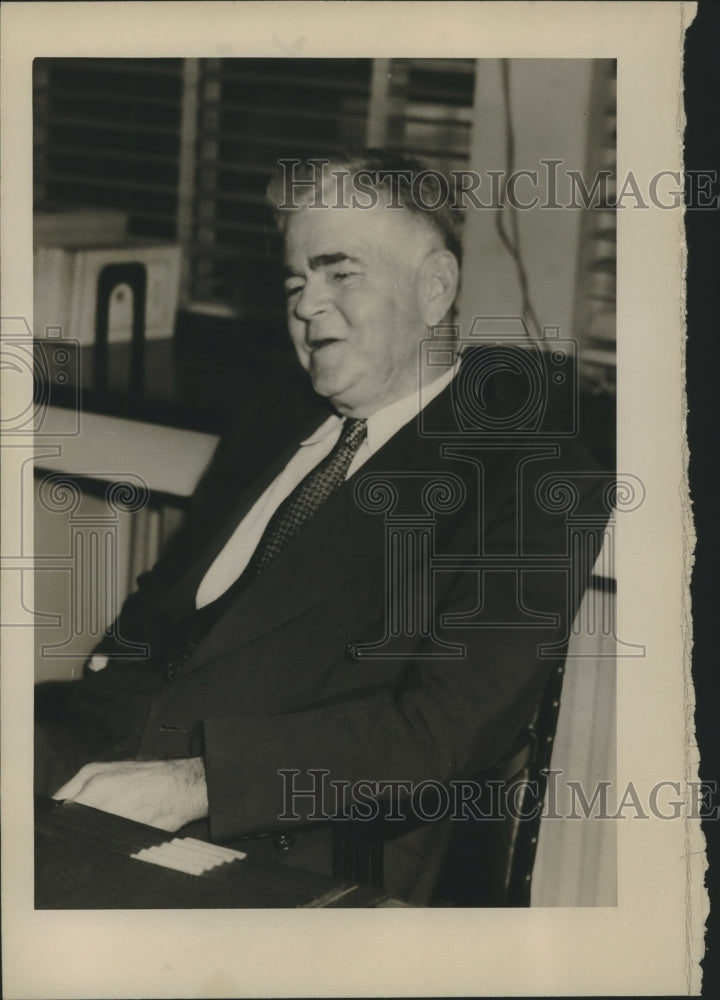 1945 Press Photo Dr. W. B. Habcher - nox21871