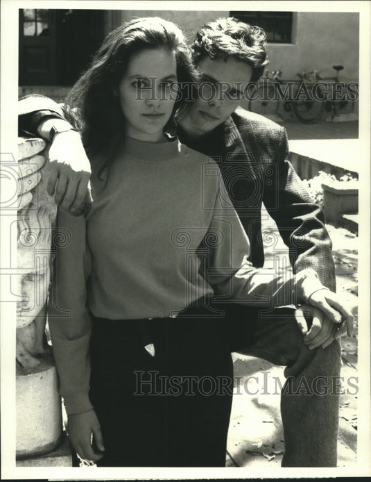 1989 Press Photo Annabeth Gish & Kevin Dillon star in "When He's Not A Stranger"