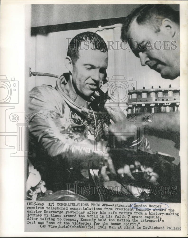 1963 Press Photo Astronaut Gordon Cooper on phone with President Kennedy.