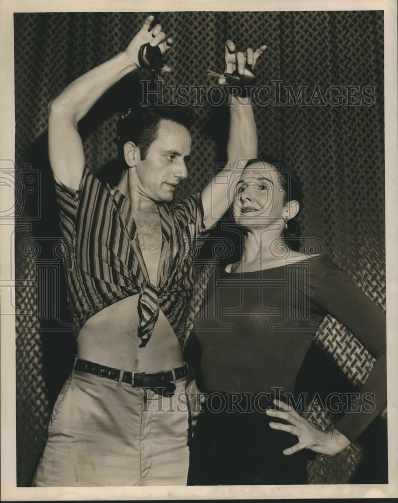 Press Photo Carola Goya and Matteo performs at Crescent City Concert - nox22065