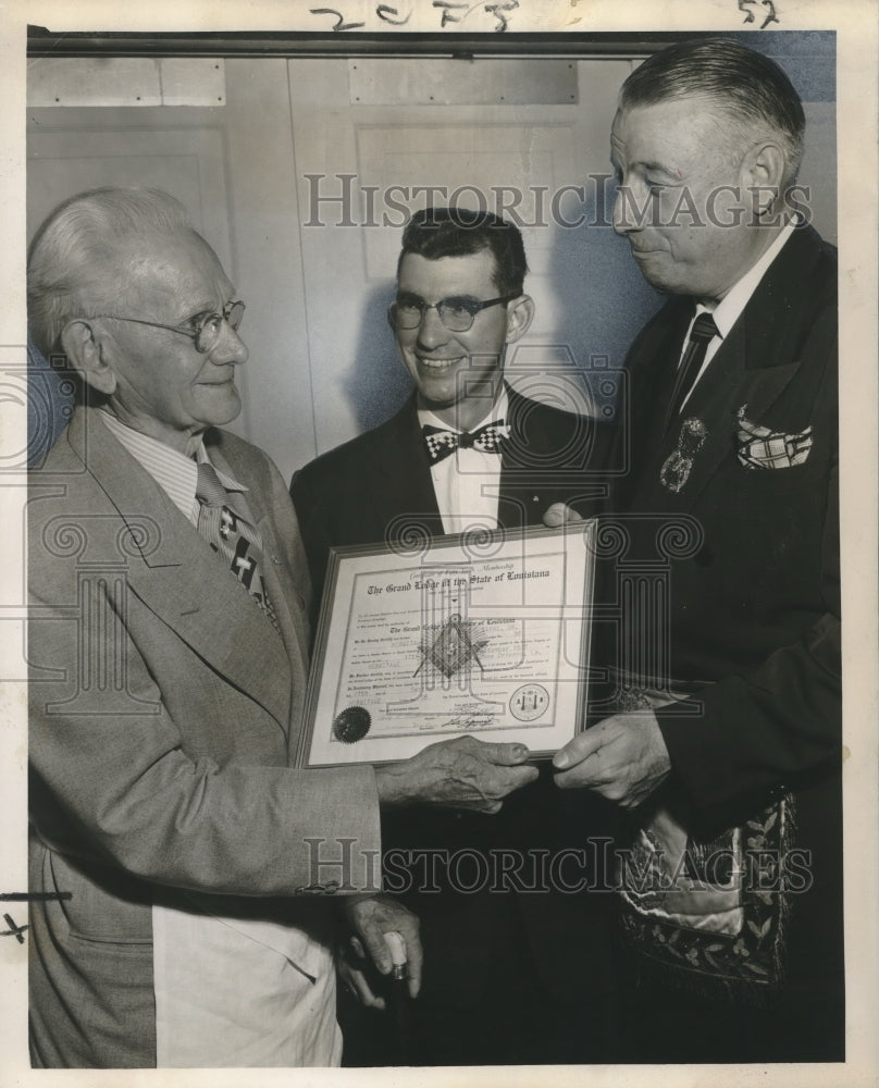 1955 Press Photo Hermitage Lodge Masons present membership degree to Frank Evans
