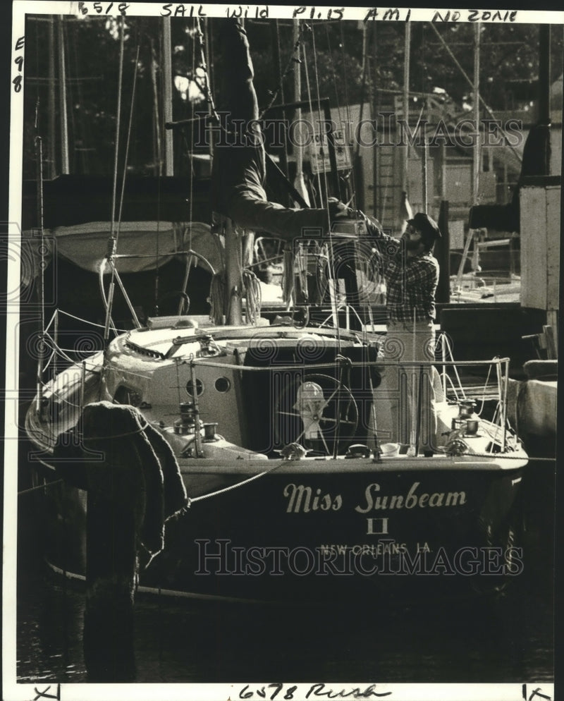 Load image into Gallery viewer, 1981 Press Photo Captain Ron Ferraro aboard 'Miss Sunbeam' at New Orleans harbor
