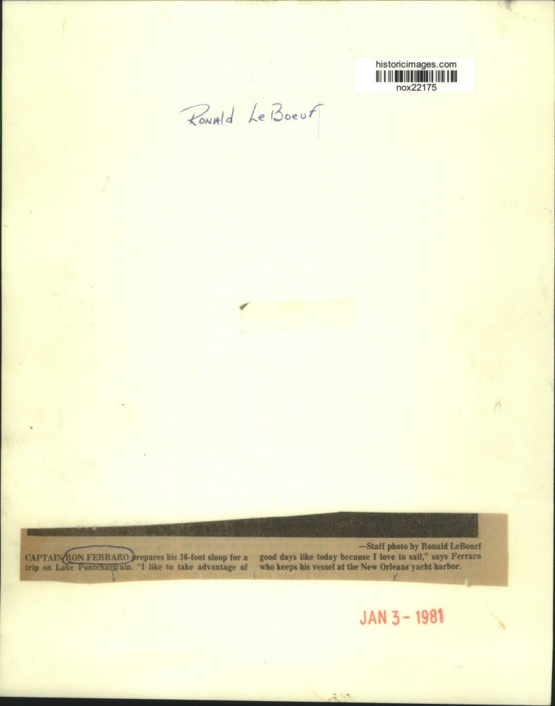 1981 Press Photo Captain Ron Ferraro aboard 'Miss Sunbeam' at New Orleans harbor