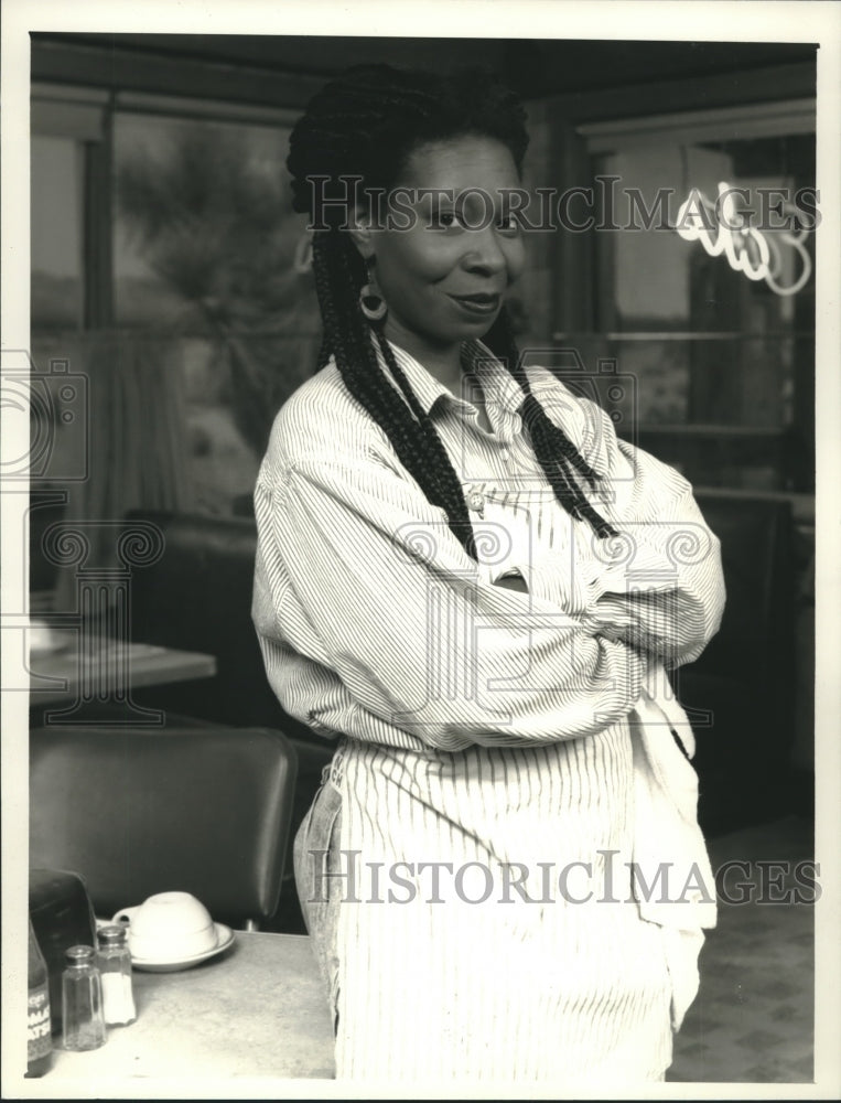 Load image into Gallery viewer, 1990 Press Photo Actress Whoopi Goldberg stars as Brenda, in Bagdad Cafe
