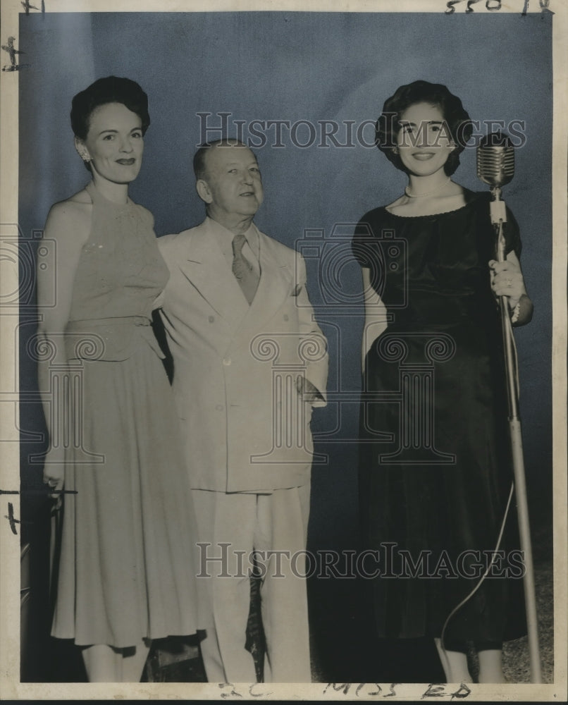 1953 Press Photo Mrs. Clyde Dennis, Henry D. Larcade Jr., Other, Pelican Stadium