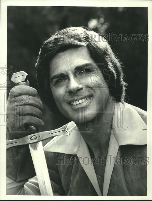 1975 Press Photo Dick Gautier, holding his sword, "When Things Were Rotten"