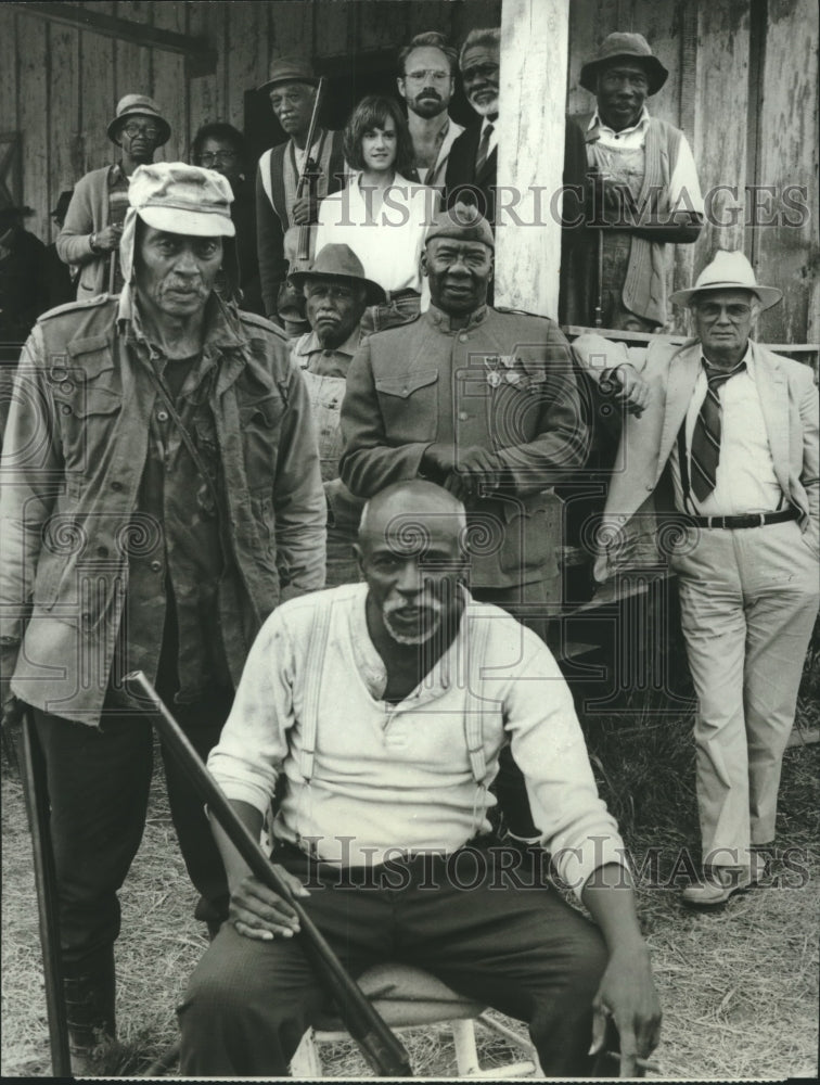 1987 Press Photo Louis Gossett, Jr. & cast of CBS' "A Gathering Of Old Men."