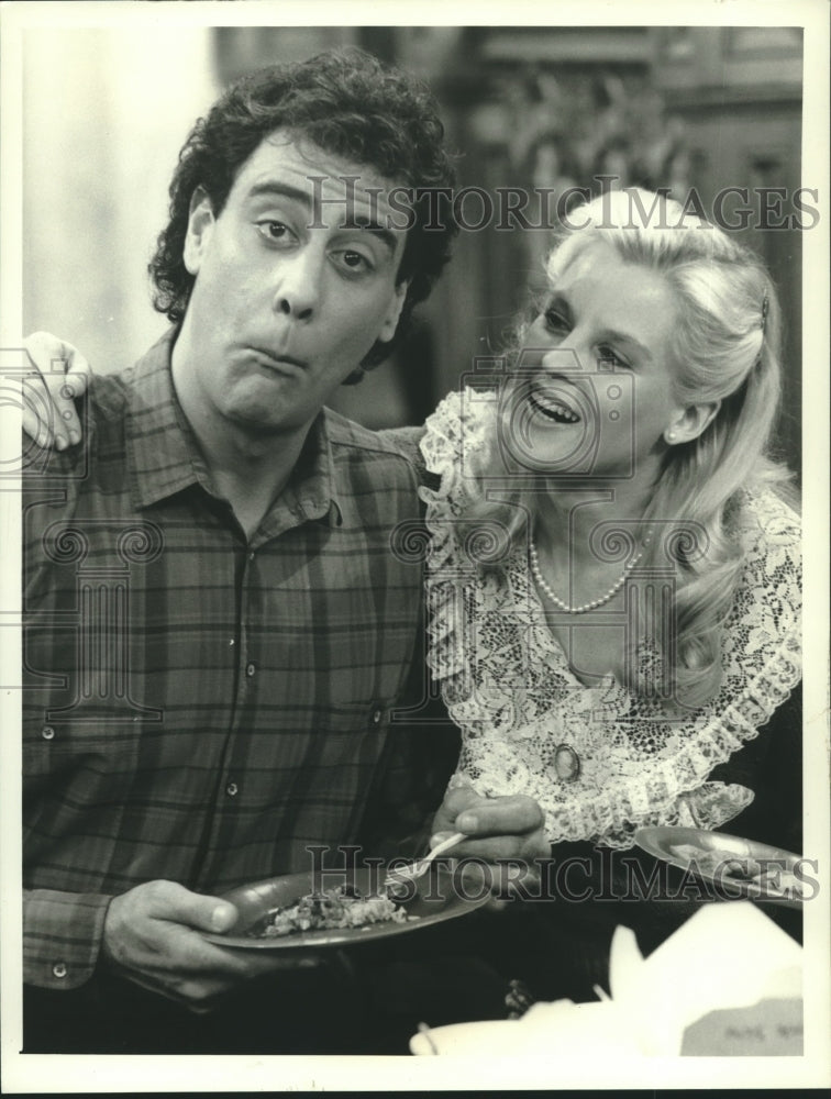 1988 Press Photo Actor Brad Garrett and co-star on Television Show - nox22414