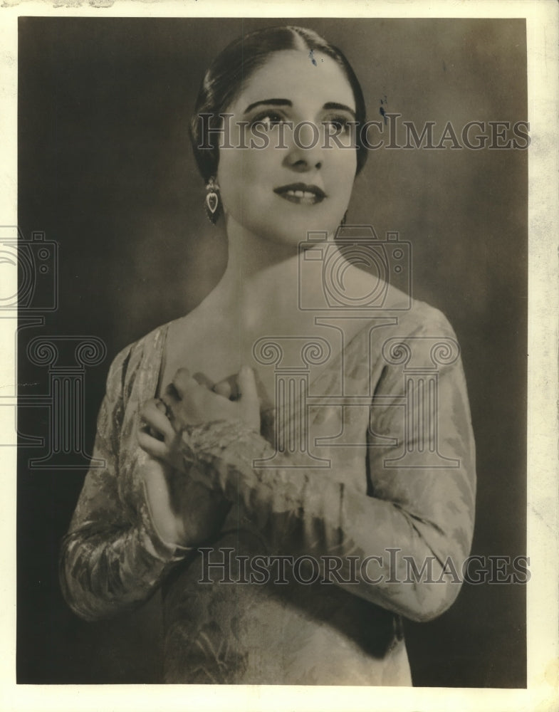 Press Photo Woman with Hand over Heart - nox22511- Historic Images