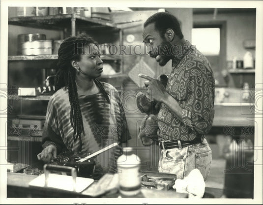 1990 Press Photo Actors Whoopi Goldbert and Cleavon Little in Bagdad Cafe on CBS