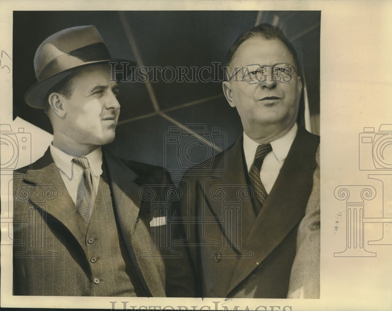 Load image into Gallery viewer, 1941 Press Photo J. Peter Grace, Jr and E. O. Jewell at New Orleans Boat Dock
