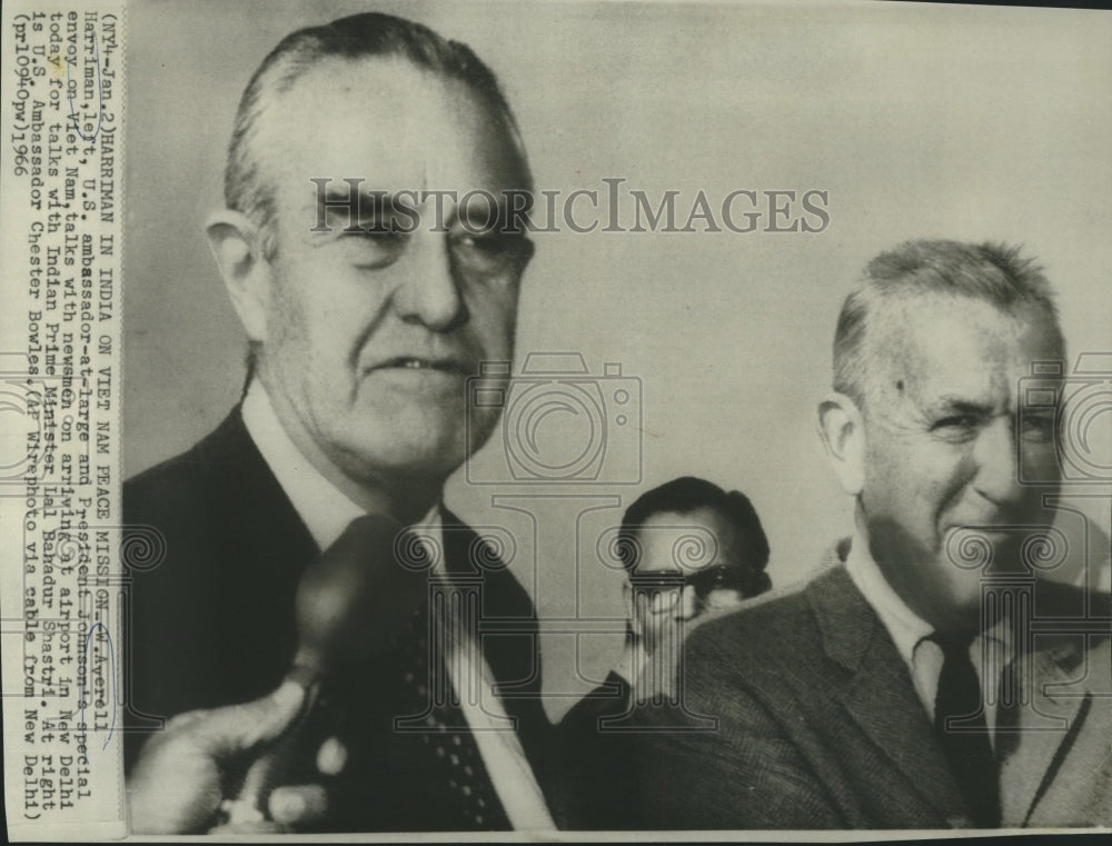 1966 Press Photo W. Averell Harriman in New Delhi with Ambassador Chester Bowles