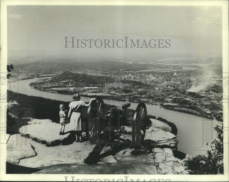 Load image into Gallery viewer, 1967 Press Photo View from Lookout Mountain in Chattanooga Park, Tennessee
