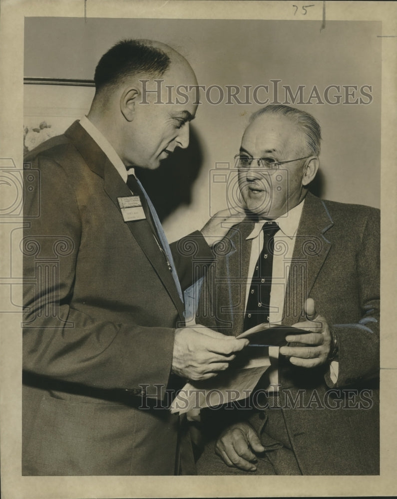 1954 Press Photo National Rural Electric Co-operative Association Members Confer