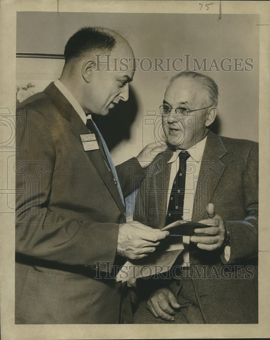1954 Press Photo National Rural Electric Co-operative Association Members Confer