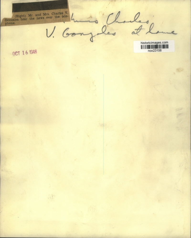 1946 Press Photo Judicial Candidate Charles Gonzales, Wife Get News - nox23106