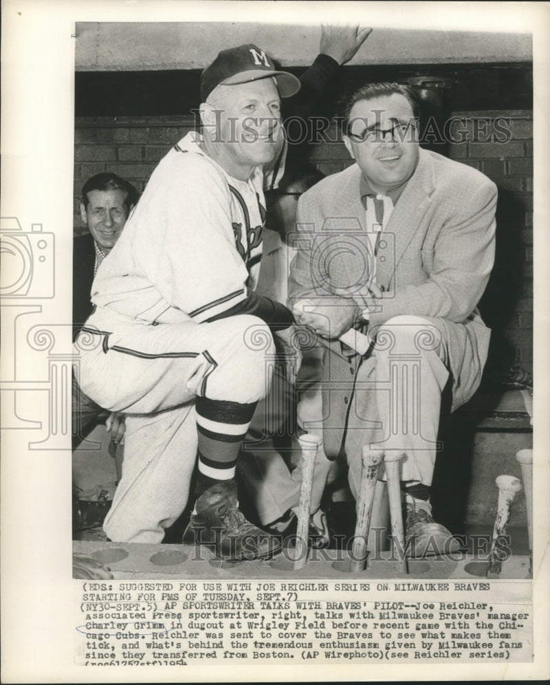 Load image into Gallery viewer, 1954 Press Photo Sportswriter Joe Reichler talks with Charley Grimm - nox23166
