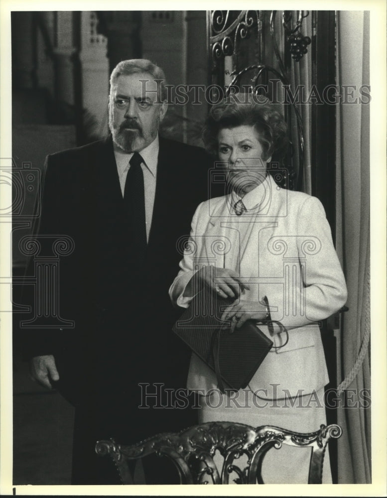 1985 Press Photo Actors Barbara Hale and Raymond Burr in Perry Mason Returns