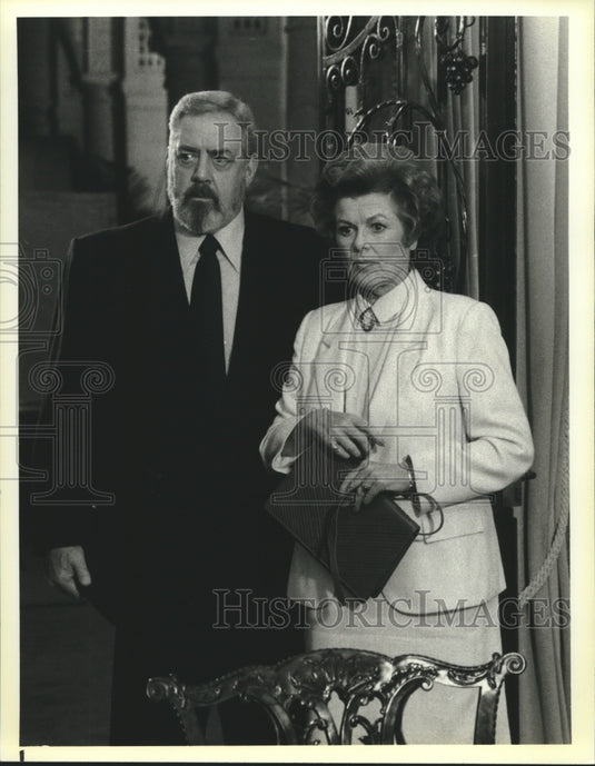 1985 Press Photo Actors Barbara Hale and Raymond Burr in Perry Mason Returns