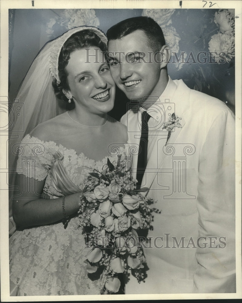 Load image into Gallery viewer, 1958 Press Photo Mr. and Mrs. George Francis Hensel, Jr., Betty Moore
