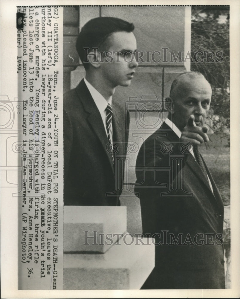 1959 Press Photo Glen Hensley III with Lawyer Joe Van Derveer at court for trial