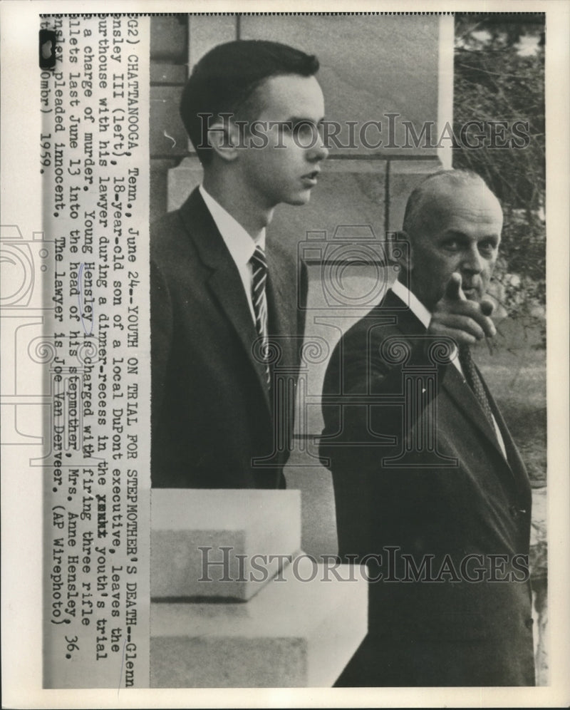 Load image into Gallery viewer, 1959 Press Photo Glen Hensley III with Lawyer Joe Van Derveer at court for trial
