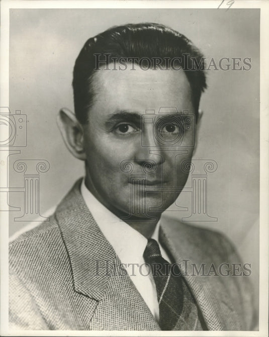1956 Press Photo Dr. Gerald Gordon, Industrial Psychiatrist with duPont Company