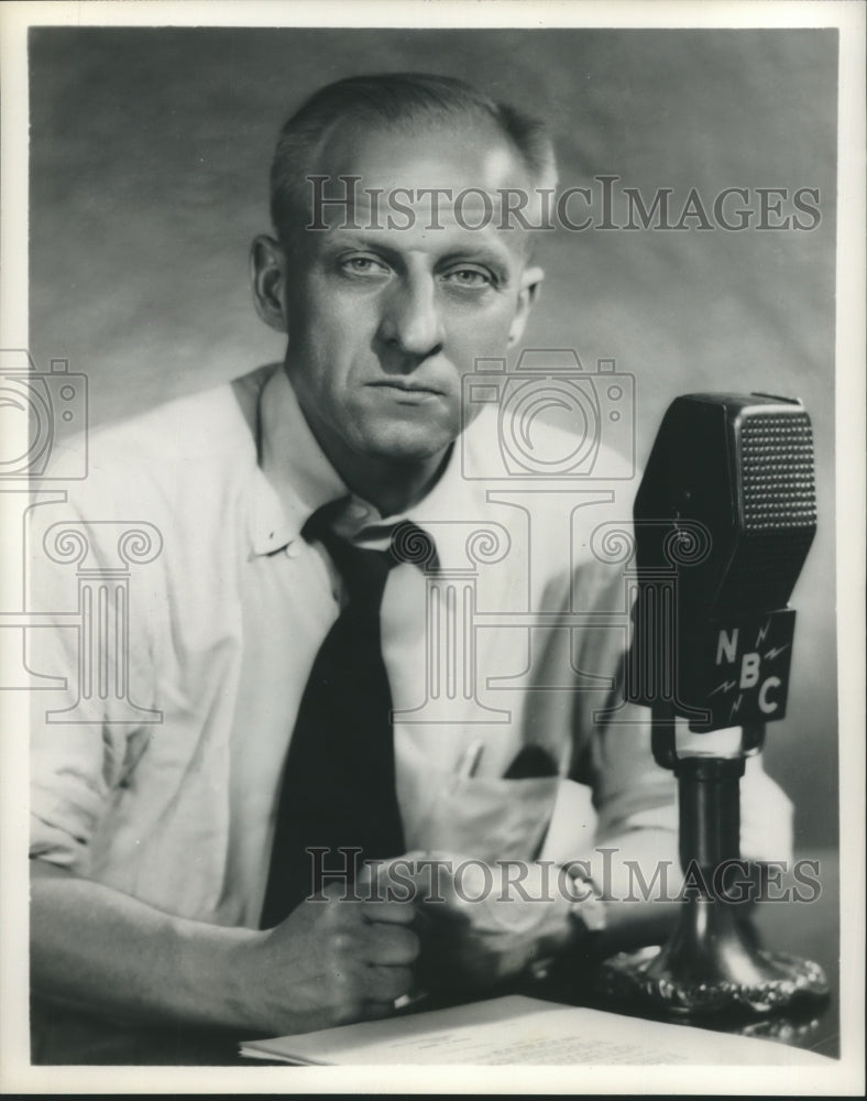 1953 Press Photo Newspaper, Radio &amp; Television Journalist Joseph C. Harsch