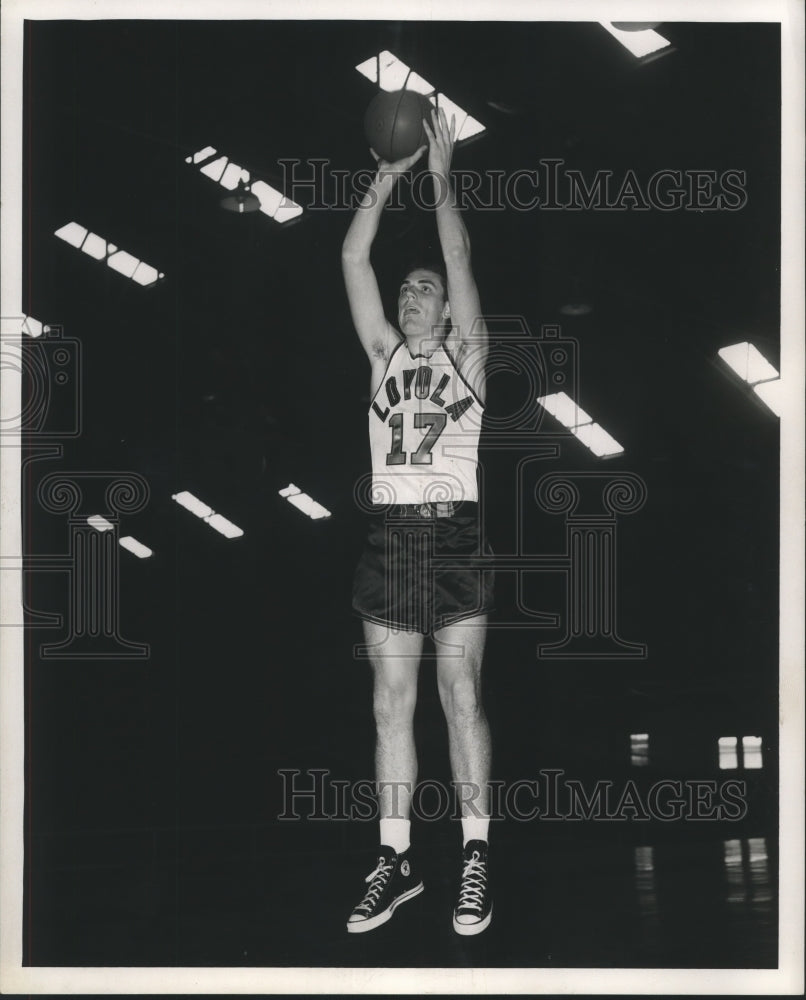 Press Photo Loyola Basketball Player Jim Hall, Forward from Indiana - nox23487