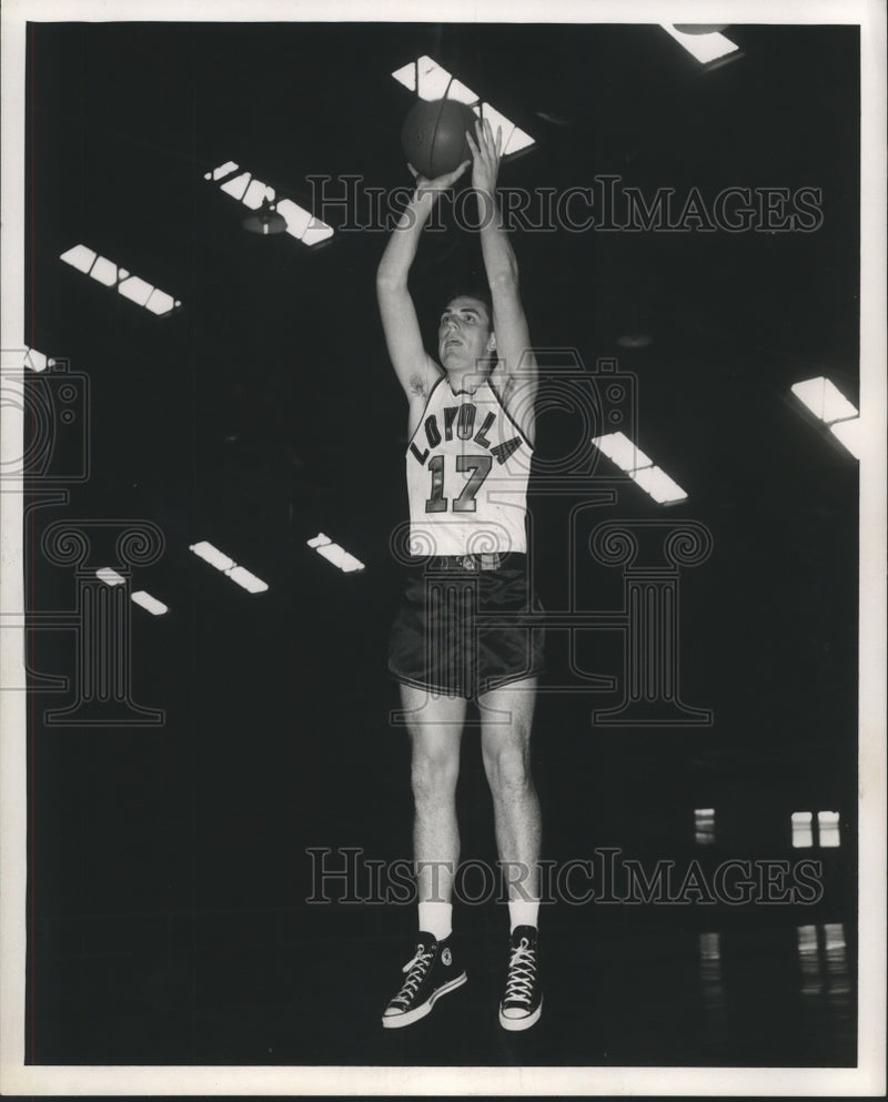 Load image into Gallery viewer, Press Photo Loyola Basketball Player Jim Hall, Forward from Indiana - nox23487
