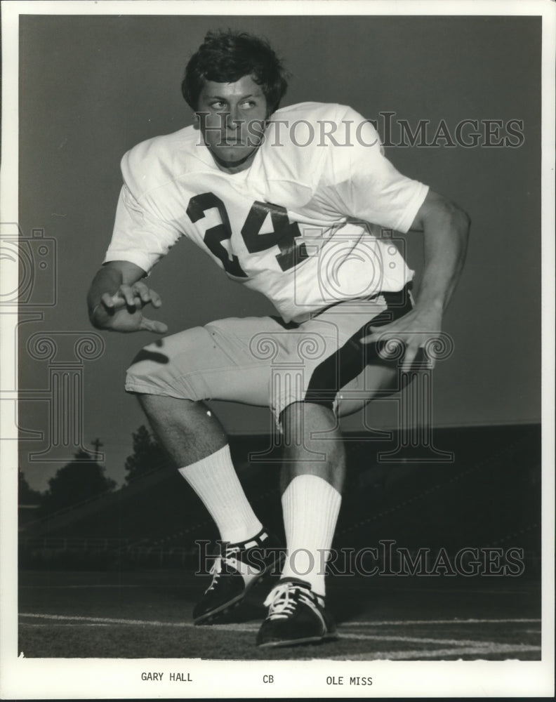 Load image into Gallery viewer, 1973 Press Photo Ole Miss Football Player Gary Hall, CB - nox23489
