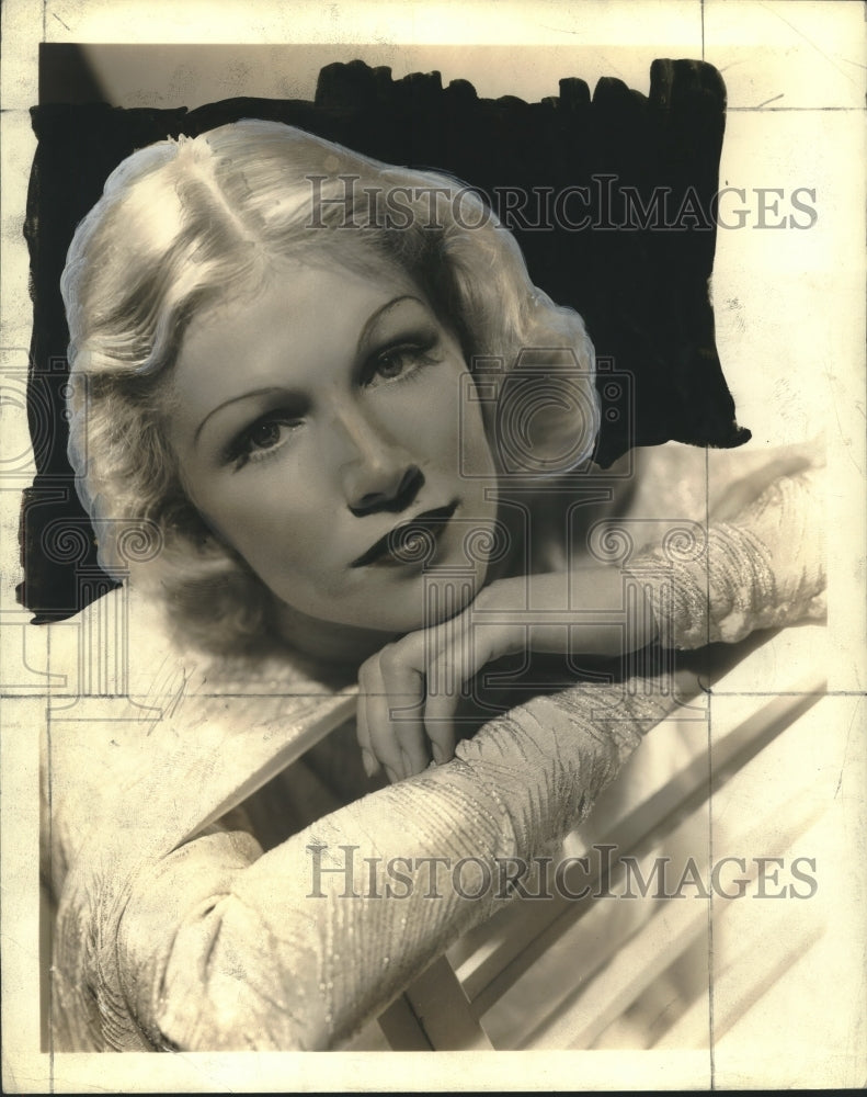 1943 Press Photo Julie Haydon, Actress in "The Scoundrel" - nox23550