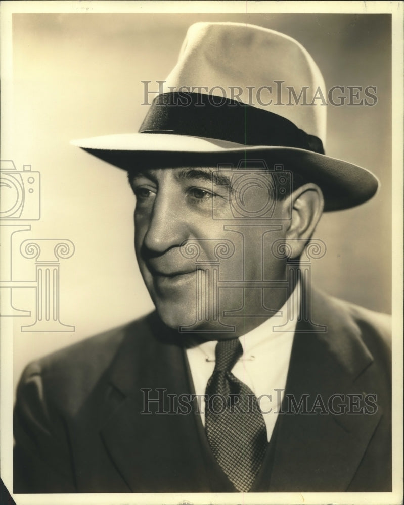 1946 Press Photo Hugh Herbert of Warner Brothers Pictures - nox23567