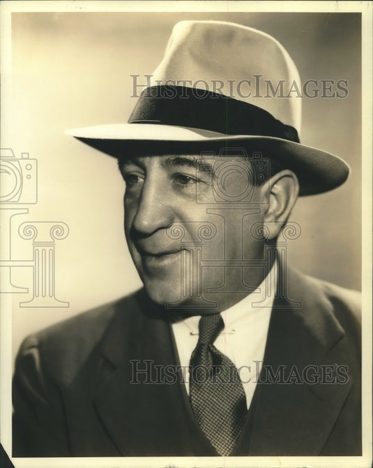 1946 Press Photo Hugh Herbert of Warner Brothers Pictures - nox23567