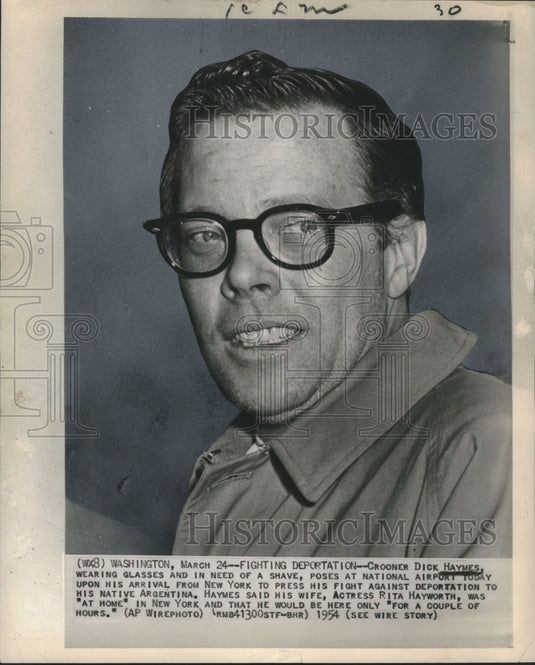 1954 Press Photo Singer Dick Haymes at National Airport, Washington, D.C.