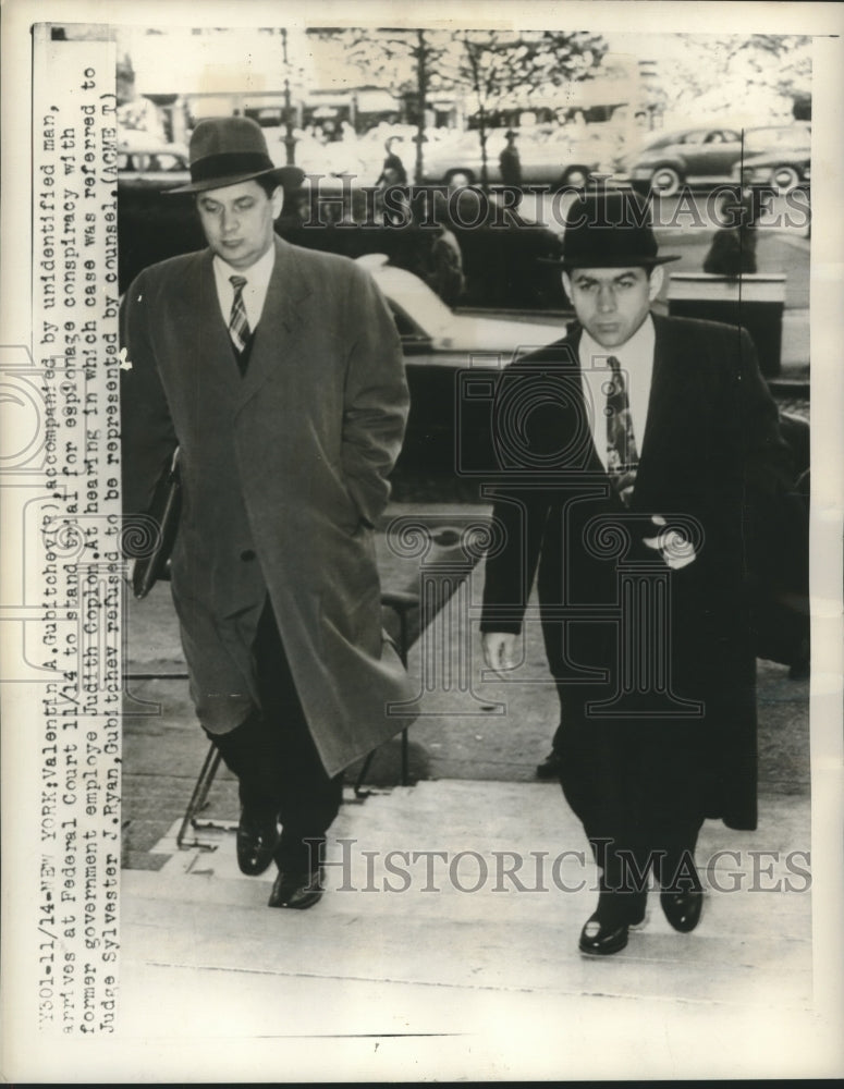 1949 Press Photo Valentin A. Gubitchev with Other at Federal Court for trial