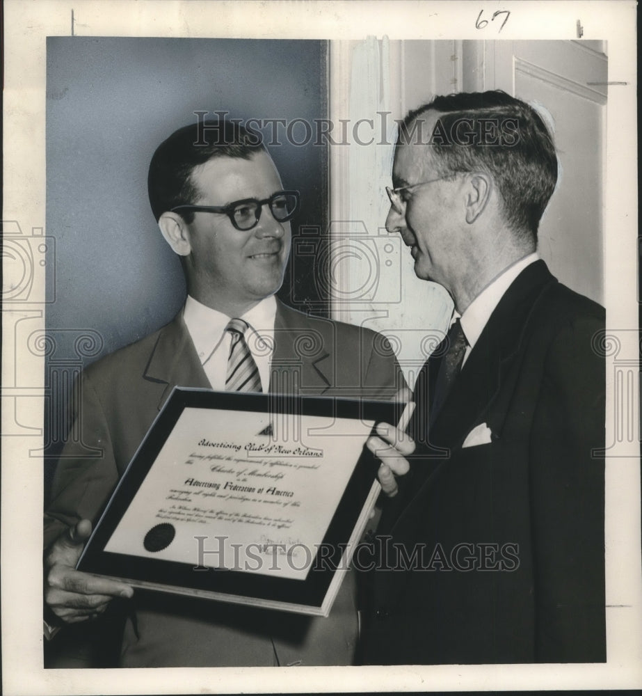 1953 Press Photo Elon Barton presents Larry Guerin charter for Advertising Group