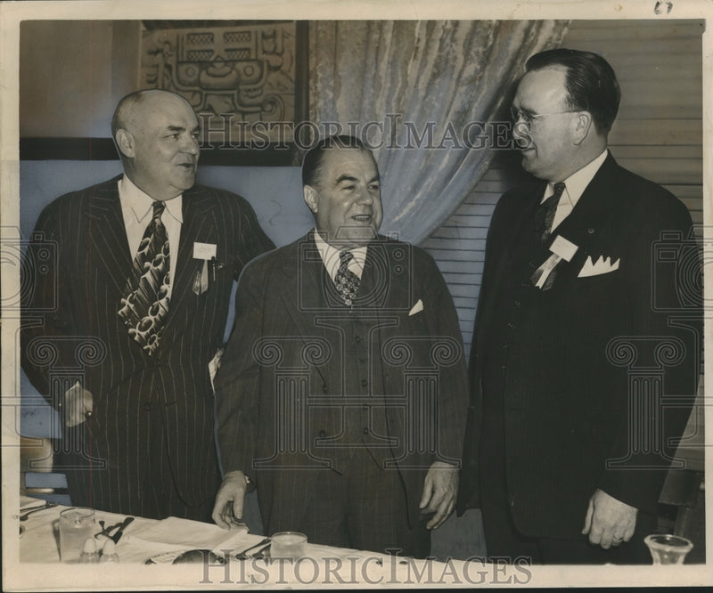 Load image into Gallery viewer, 1947 Press Photo Attendees of Louisiana Motor Transport Association convention
